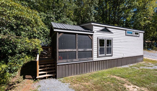 2-story tiny home nestled on the creek, quick walk to pool and playground, private firepit, sleeps 7.