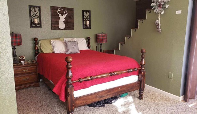 2 story tiny house ready for your retreat in the woods. 4x4 and horses welcome!