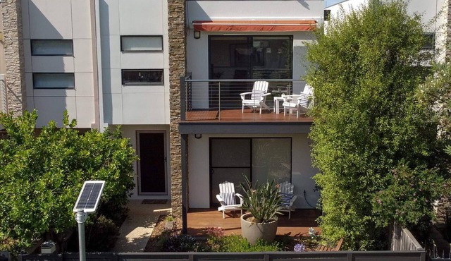 2 Story Townhouse near beach