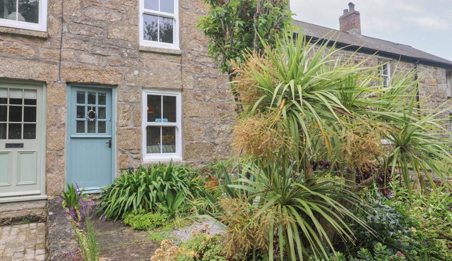 2 THE COTTAGES, with open fire in Ludgvan