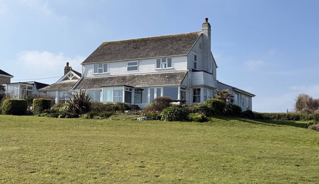 2 The Links - amazing views across the golf course and St Ives Bay