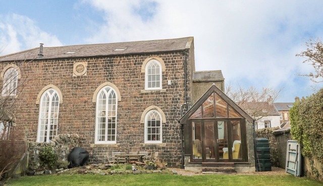 2 THE REFORMED CHURCH, character holiday cottage in Embleton