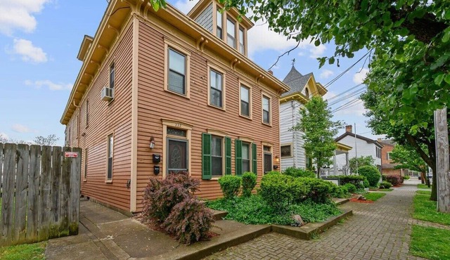 2 Townhouses w/ Backyard, Near Spooky Nook & River