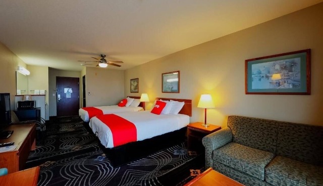 2 Tranquil Rooms Balcony Spot w/Stunning Ocean Views & Morning Serenity