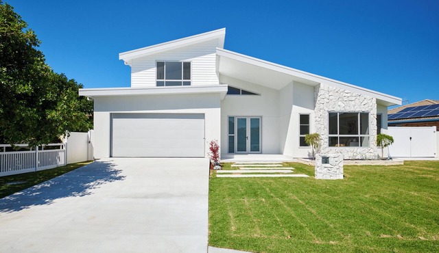 2 Ulmarra : 4 BR, 2 BA House in Harrington , Sleeps 10