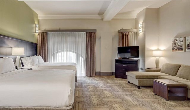 2 Unique Suites w/Kitchen in Restored 1904 Landmark Near Museums