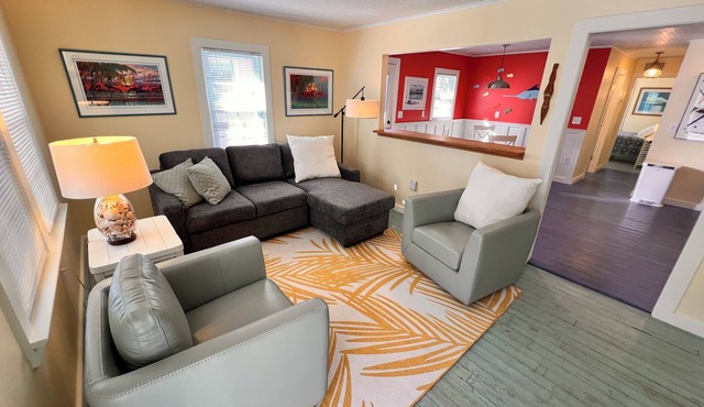 2-Unit Beach to Bay Cottage.Not Grandma's place! 100 feet to Beach