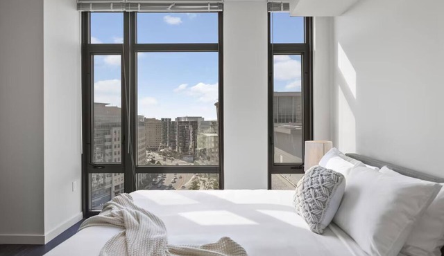 2 Units | Ballston Haven |Rooftop View & Kitchen | Near US Marine Corps Memorial
