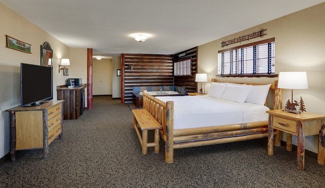 2 Units | Central Moline Stay | Near Quad Cities Attractions
