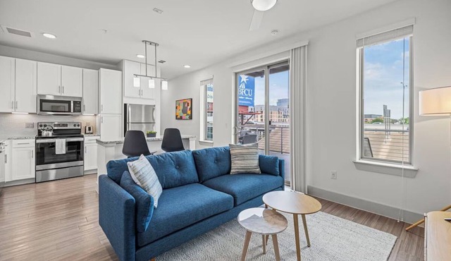 2 Units | Downtown Austin Gem w/Kitchen | Ideal for Business & Extended Stay