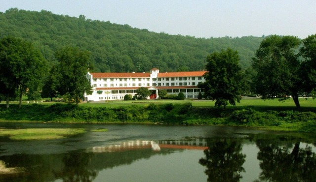 2 Units | Mountain Retreat | Refined Comfort & Scenic Views in a Serene Hideaway