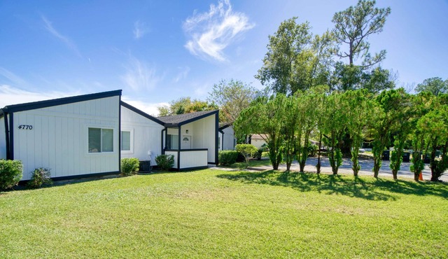 2 units of a Quadplex