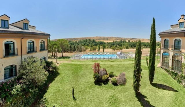 2 Units - Peaceful Setting, Garden Walks & Relaxed Country Living