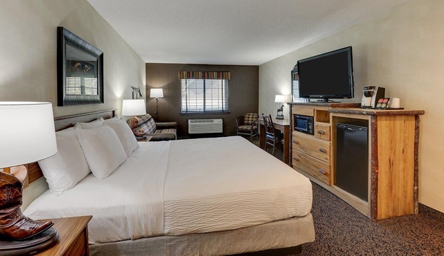 2 Units | Spacious Stays | Johnston, IA Location