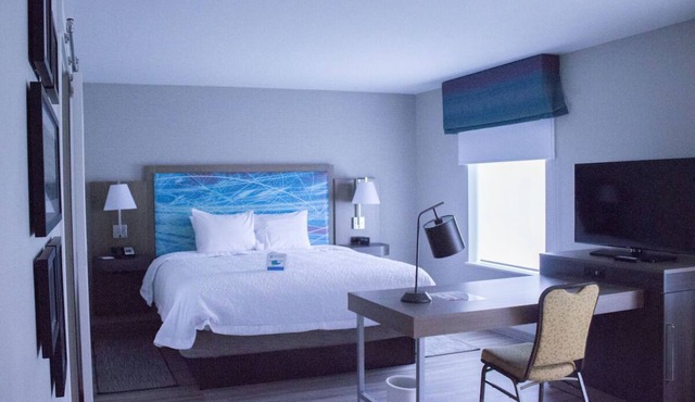 2 Units with Free Breakfast and Parking! Indoor Pool! Close to North Park!