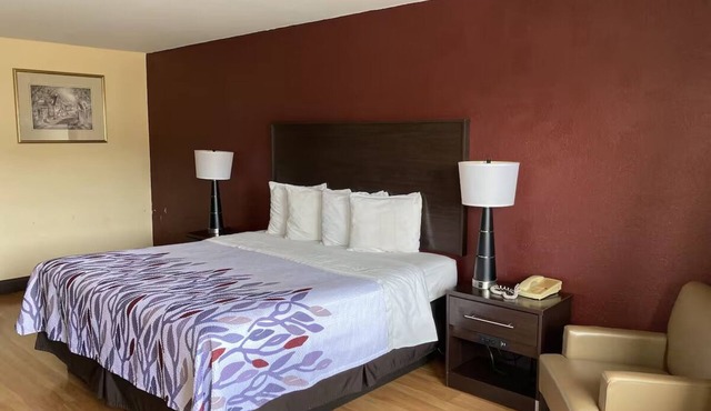 2 Value King Rooms Near Tinsley Dog Park – Free Coffee in Lobby