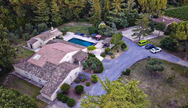 2 villas privées 17 personnes maximum piscine privée et chauffée sans vis à vis