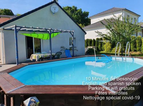 2 vraies chambres privées au calme dans villa de campagne plain-pied 105m2 avec piscine à Montfaucon