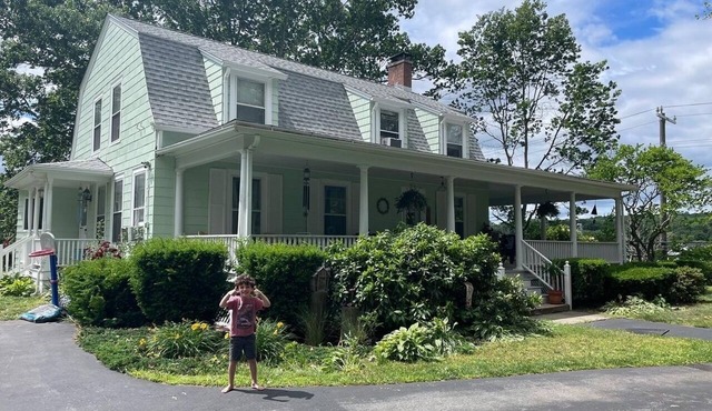 2 Waterfront Houses | Sleeps 14 | Niantic River | Riverhouse Estate