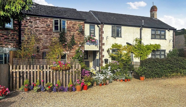 2 West Cottage - M376662