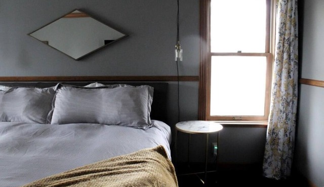 2 x King with Balcony at Shelburne Hotel, Parking