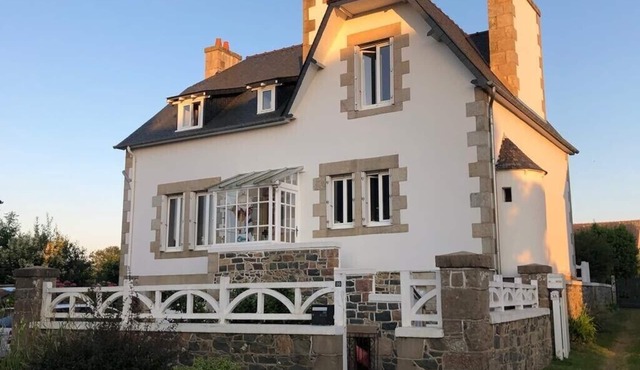 20/43 Hent Saint Gonéry 22820 Plougrescant. In the village 2 kms from the sea