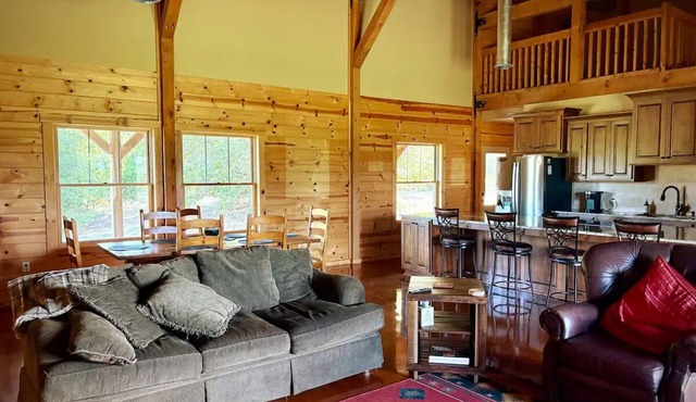 20-Acre Elegant Rustic Retreat, Minutes from OSU