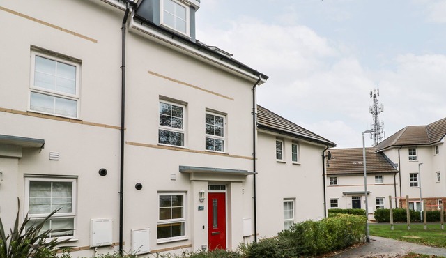 20 BISHOPS WAY, pet friendly, country holiday cottage in Falmouth