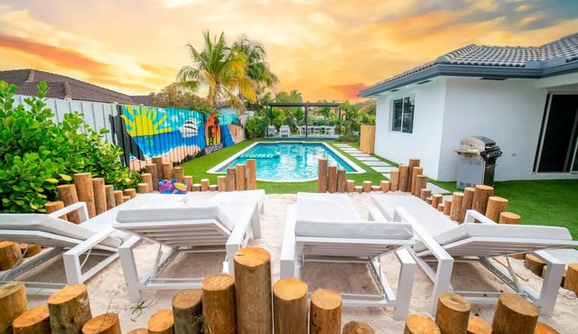 +20 Cozy House/heated Pool/basketball/pool Table/kids Playground/bbq