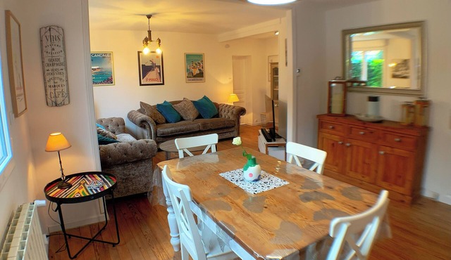 20% DISCOUNT FOR SUMMER DATES nThree bed house in pretty village Gironde estuary