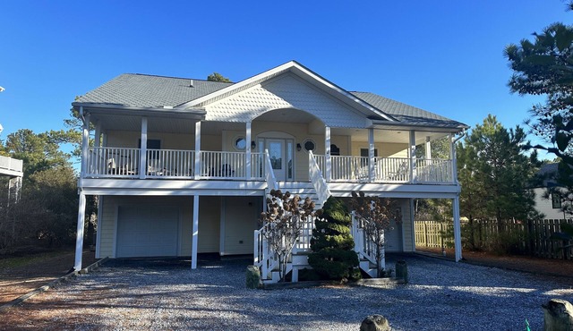 20 Farview Rd- Welcome to your vacation home in North Shores!