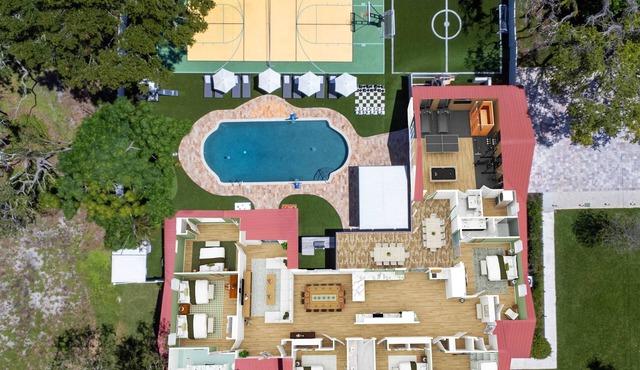 20 Guests | Pool Luxe Gym Sauna Pickleball