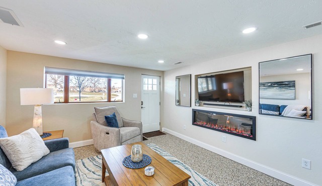 20 Mi to Pittsburgh: Natrona Heights Apt