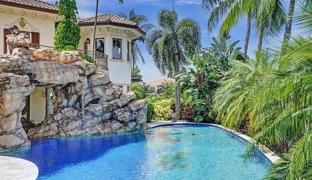 20 Million Mansion - Lagoon
