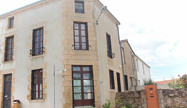 20 min from Puy du Fou, character gîte for 6 people