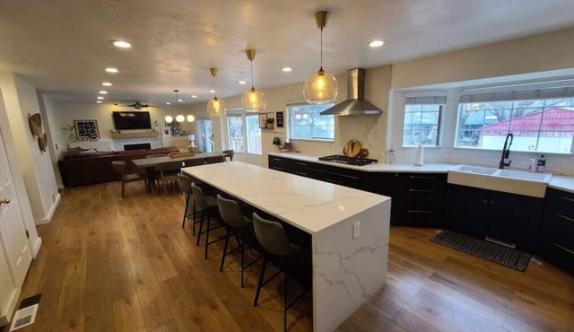 20 min from world class skiing