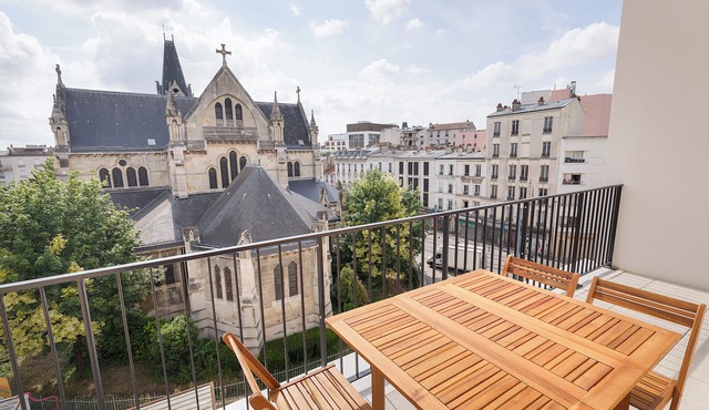 20 min to Central Paris - Stade de France at foot -4 bdrs-8 Beds– garage-rooftop