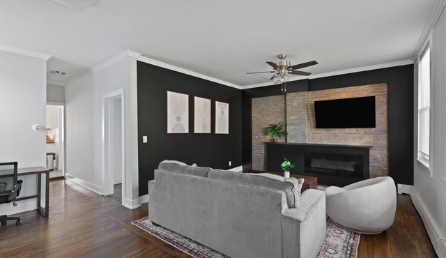 20 min to NYC/Newly Renovated/Private Driveway