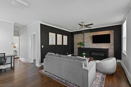 20 min to NYC, Newly Renovated, Private Driveway