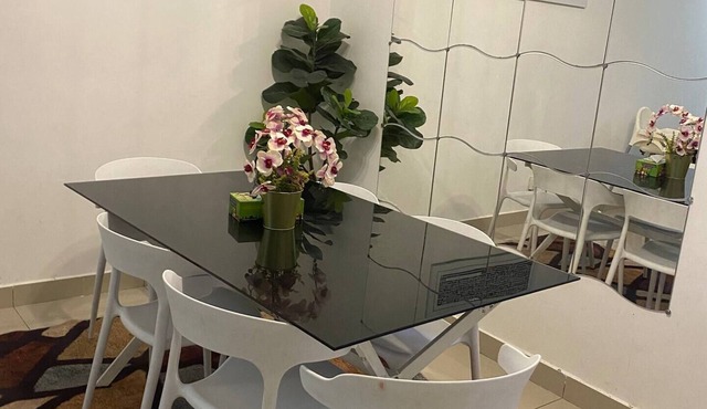 20 minutes from KLIA! Family-sized house with 4 bedrooms and 3 bathrooms.