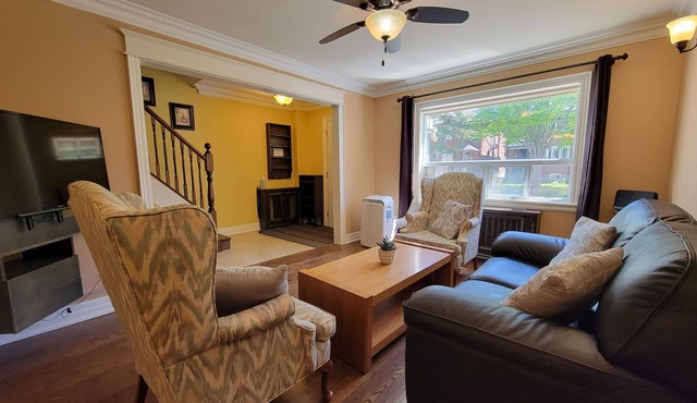 20 Minutes to Woodbine Beach - 3BR-Family Friendly Home in Heart of Leslieville