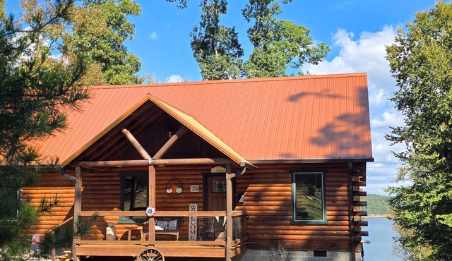 20% Off by 5/15 Fox Den Lakefront Douglas Lake