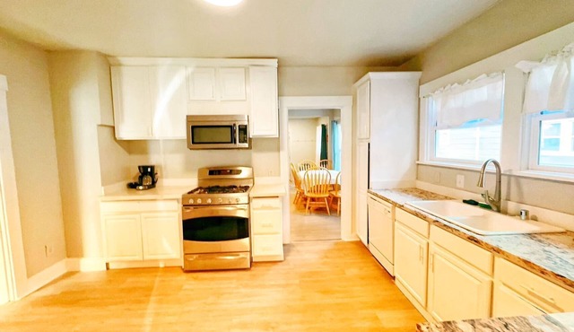 20% off for this new 3b/3b downtown Tacoma comfortn