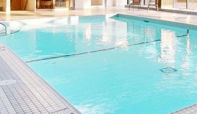 20% off Great view penthouse with sunroom in toronto