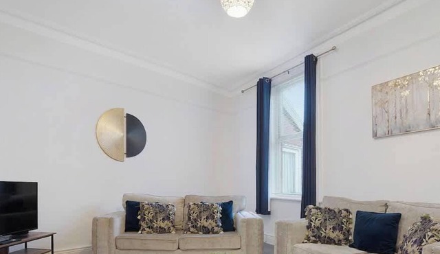 20%OFF- Modern 3BR Newcastle Apt- Sleeps6 -Parking