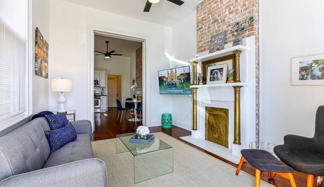 20% OFF Monthly | 10% OFF Weekly-Private 2BR in Uptown by Hosteeva