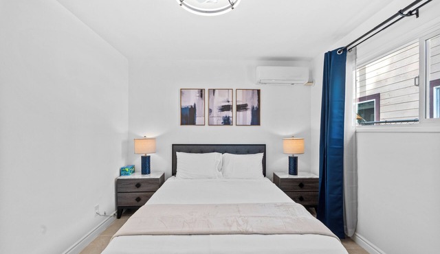20% OFF Monthly/Cozy Modern Suite