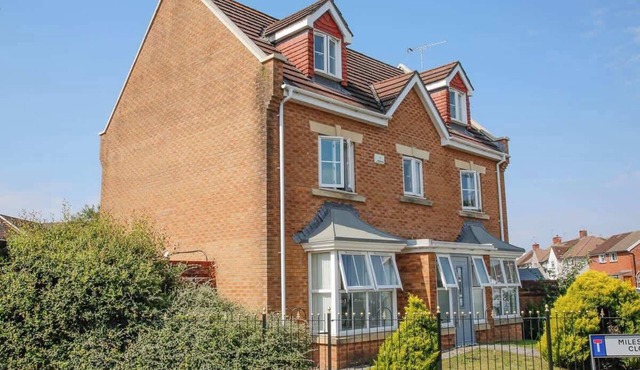 20%OFF | Spacious 5BR, 3BA Weekend Home in Cardiff