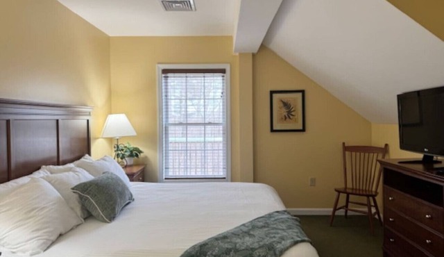 20% Sale April/May NH Condo Unit 4D