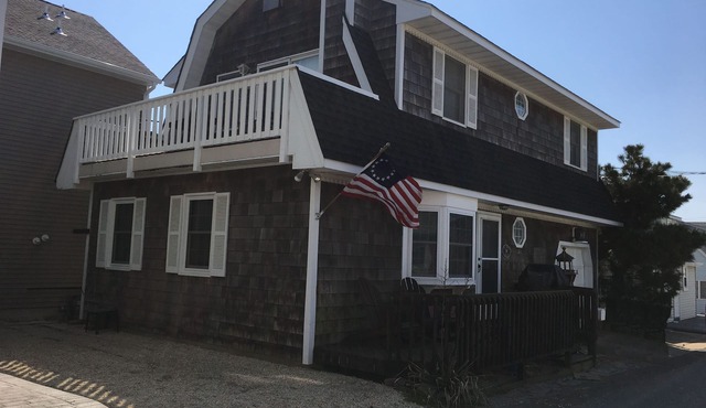 200 feet from the Sand, 3 Bedroom Dutch Colonial Beach House in Lavallette, NJ